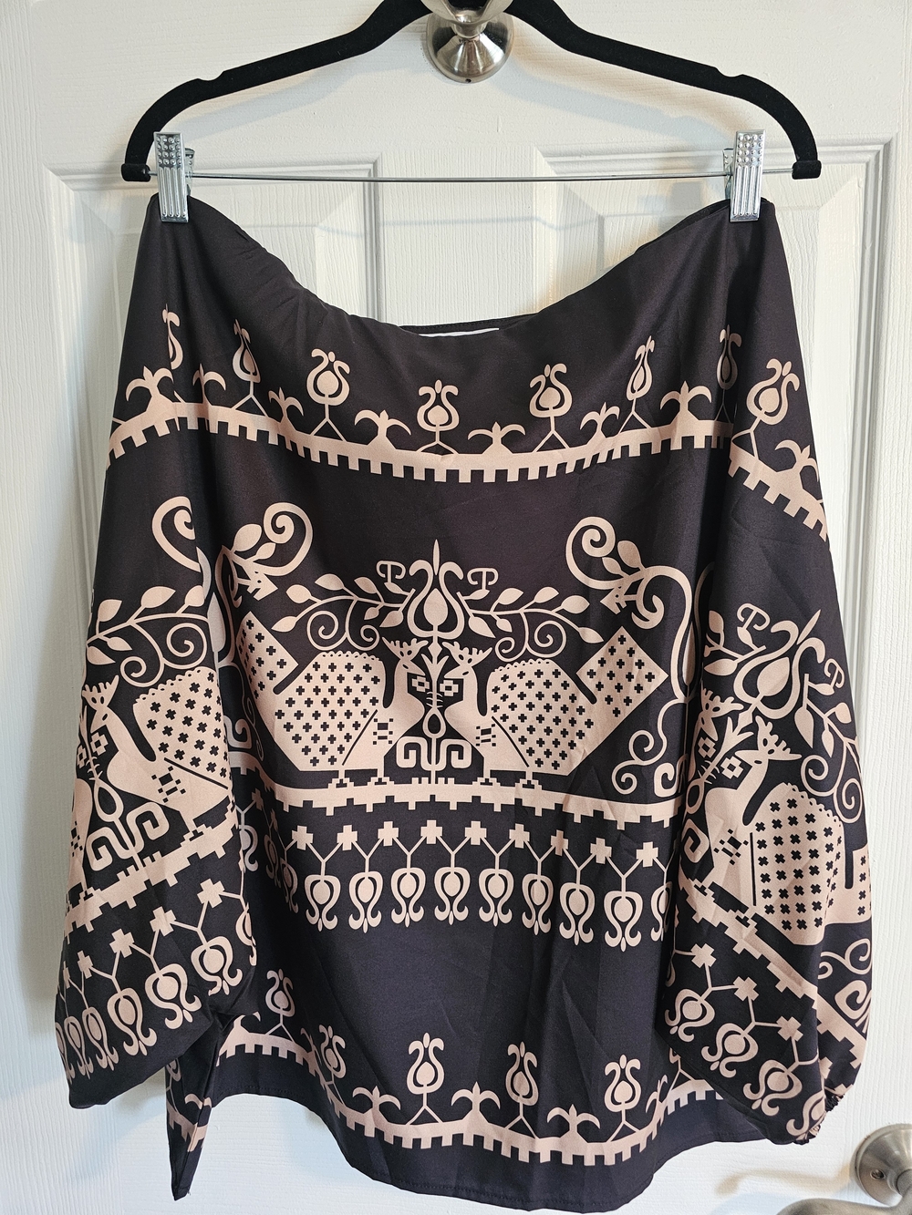 Trendy boutique Black and Tan Geometric Floral Blouse